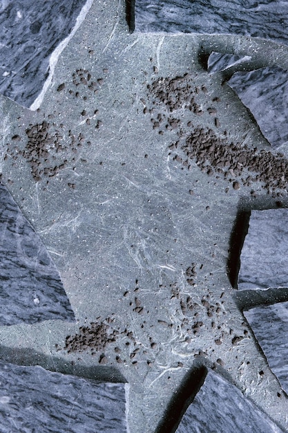 Fundo de pedra plana em camadas com pedaços quebrados de placa de granito e cascalho cinza