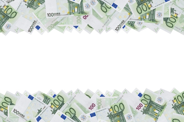 Fundo de textura de notas de cem euros Metade do fundo é preenchido com notas de dinheiro de 100 euros espaço de cópia lugar para texto o formulário em branco para design copyspace