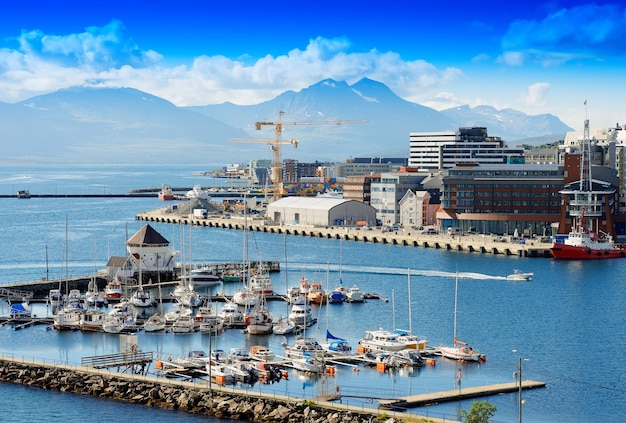 Fundo do porto da cidade de Tromso do norte hd