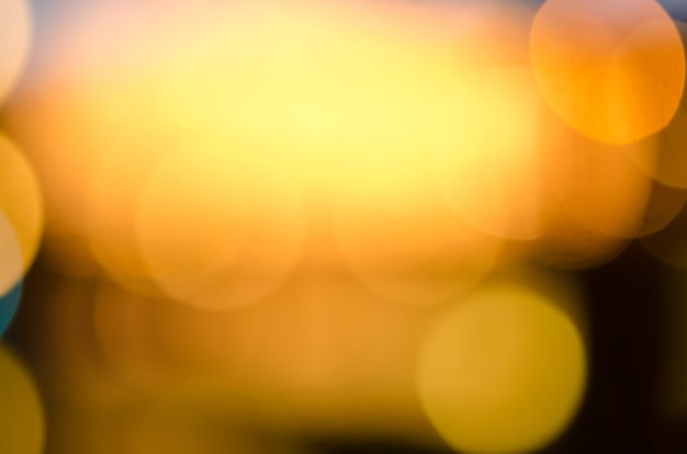 Fundo dourado bokeh.