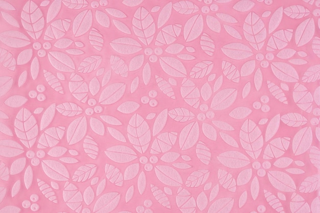 Fundo rosa com folhas em relevo e flores espaço minimalista para texto