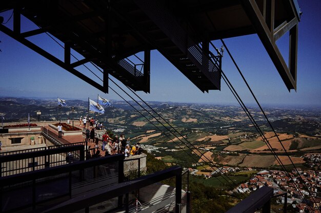 funicular de vista da cidade e convés de observação em San Marino