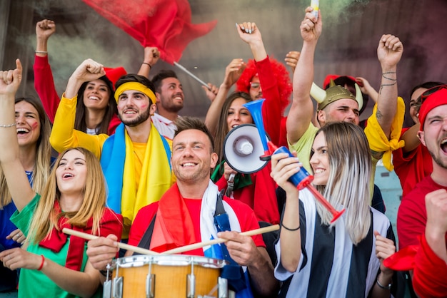 Fußballfans im Stadion