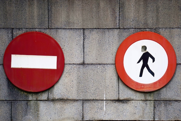 Fußgängersignal auf der Straße