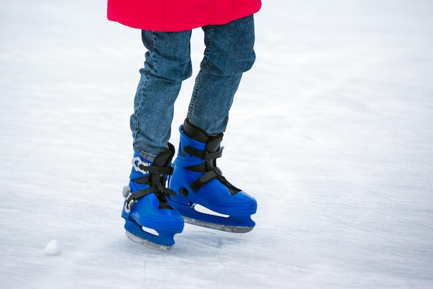 Fußlaufleute auf der Eisbahn