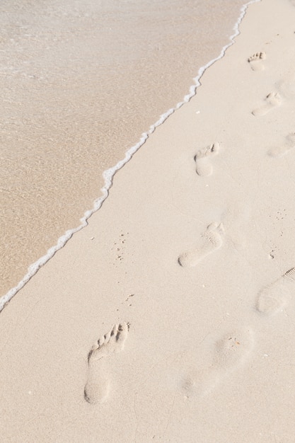 Fußspuren am Strand