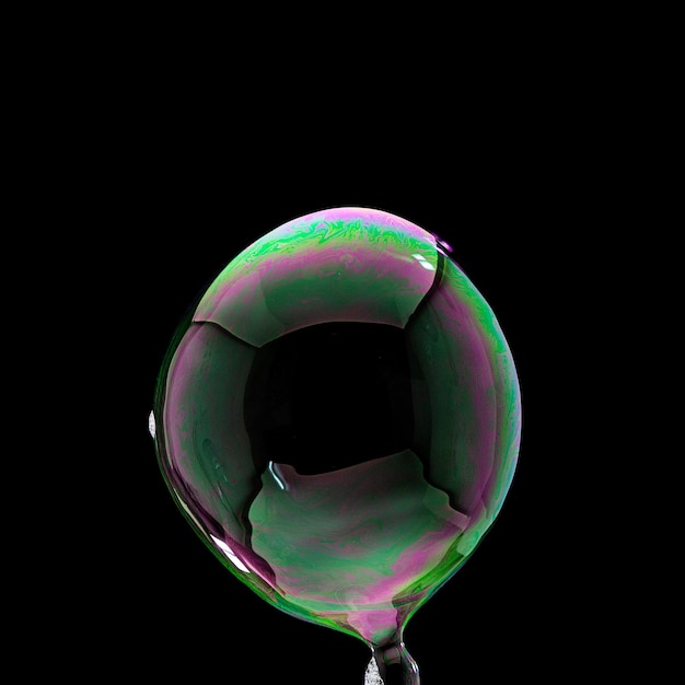 Fyling Soap Bubble en colores coloridos sobre fondo negro