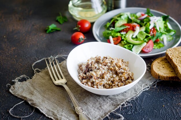 Gachas De Alforfón Y Ensalada De Verduras Para Lancha Menú Dieta