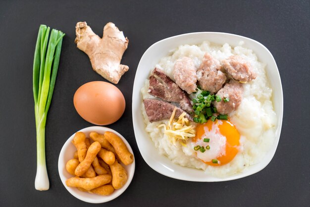 Gachas De Arroz Con Cerdo Y Huevo