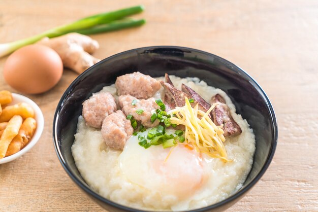 Gachas De Arroz Con Cerdo Y Huevo