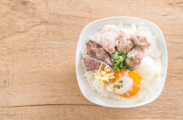 Gachas De Arroz Con Cerdo Y Huevo