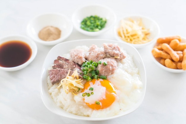 Gachas De Arroz Con Cerdo Y Huevo