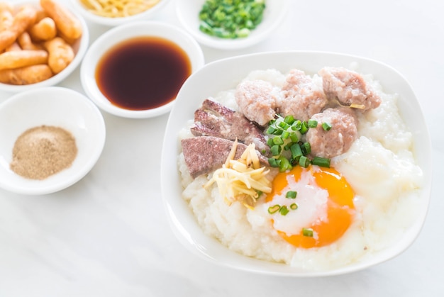 Gachas De Arroz Con Cerdo Y Huevo