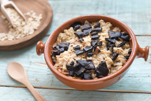 Gachas de chocolate negro y avena integral