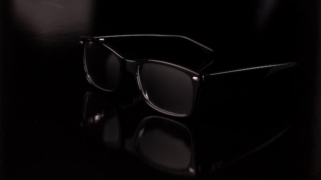 Gafas aisladas sobre fondo negro