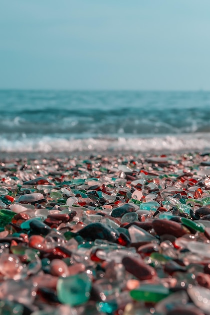 Foto gafas de colores en el mar exótico