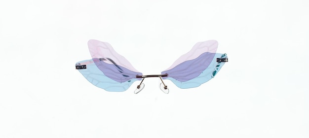 Gafas de mariposa aislado sobre fondo blanco.