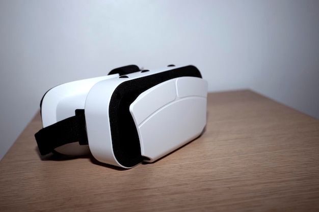 Gafas de realidad virtual sobre la mesa