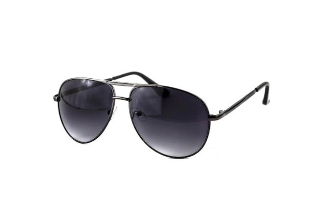 Gafas de sol para hombre en forma de gota de aislado.