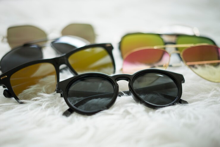 Las gafas de sol tienen más colores y estilos