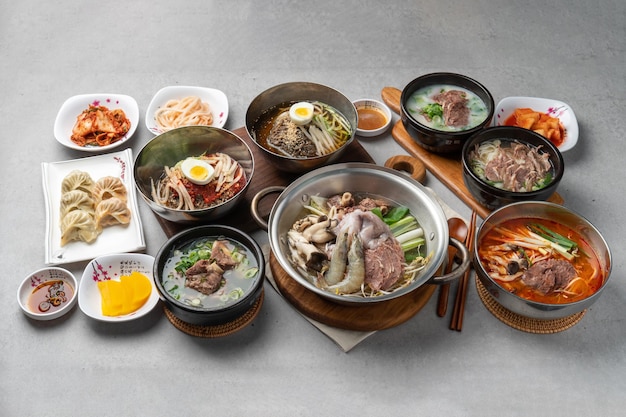 Galbitang Seolleongtang Najugomtang Yukgaejang Bibimmyeon fideos fríos fideos frías comida coreana carne de res Galbi pulpo camarón olla caliente Sogalnaksae olla caliente Son Mandu albóndiga albóndiga