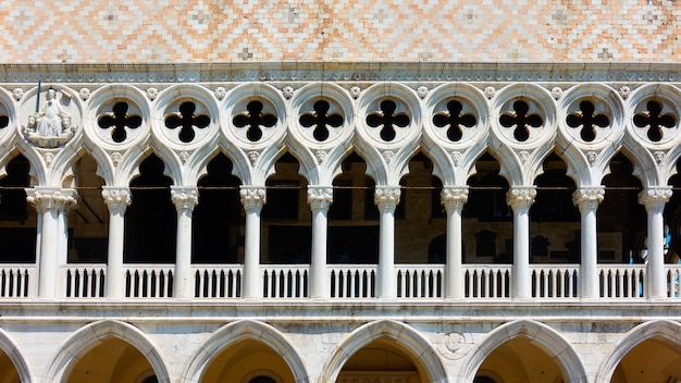 Galería del Palacio Ducal en Venecia, Italia.