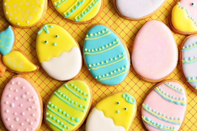 Galleta casera de pan de jengibre de Pascua