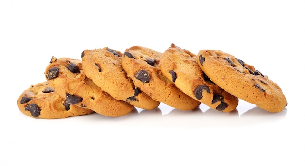 Galleta con chispas de chocolate en blanco