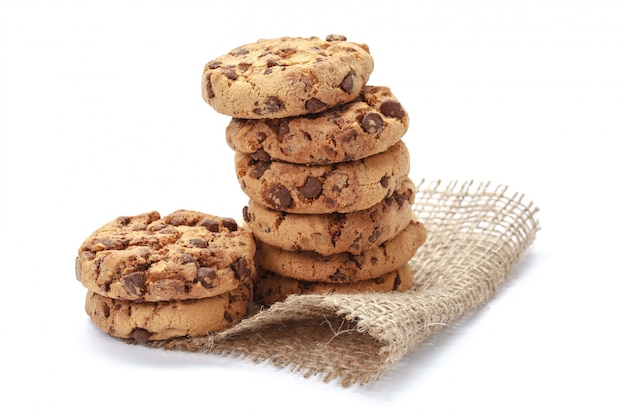 Galleta con chispas de chocolate en blanco