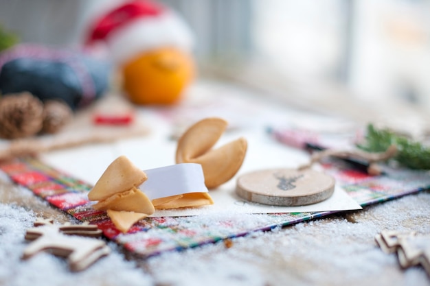 Una galleta con deseos de unas vacaciones de Navidad.