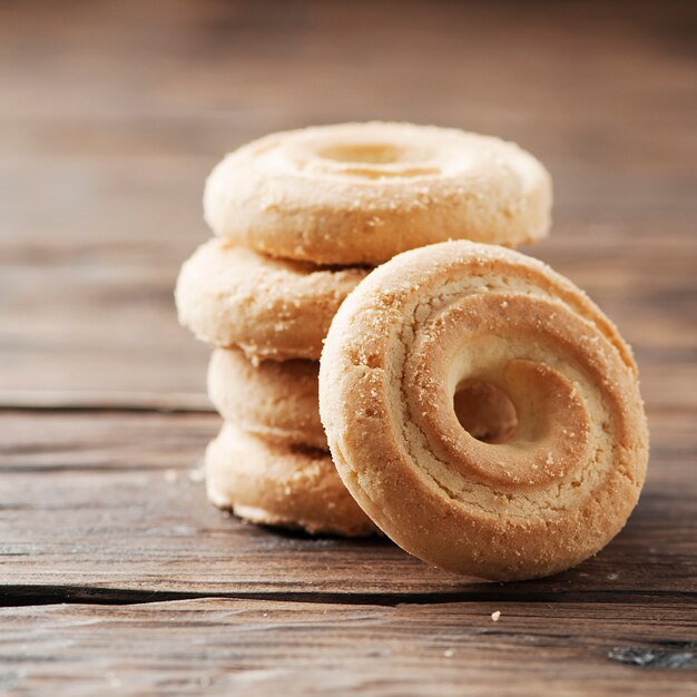 Galleta dulce en la mesa vintage