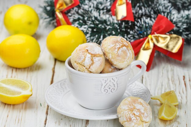 Galleta de limón con azúcar en polvo