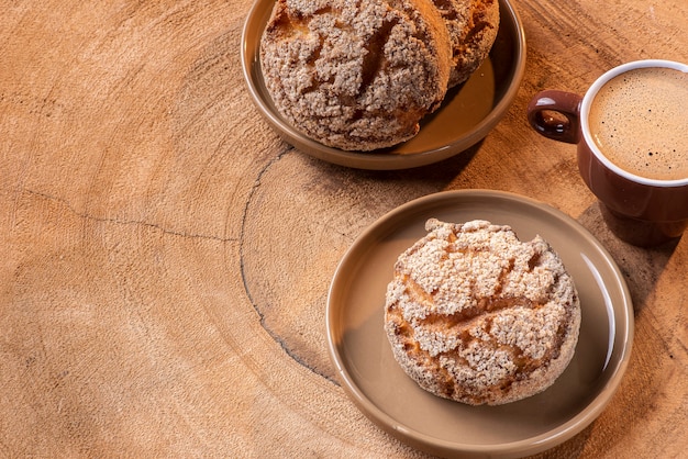 Galleta muy tradicional en Brasil llamada "Broa de Milho". Elaborado con harina de maíz, un tipo de harina de maíz.