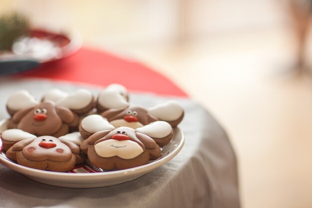 Foto galleta de navidad. pan de jengibre fondo de navidad