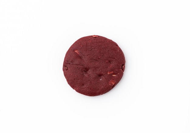 galleta roja sobre blanco aislado