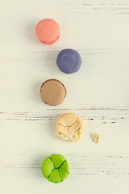 Foto galletas de almendras coloridas macarrones