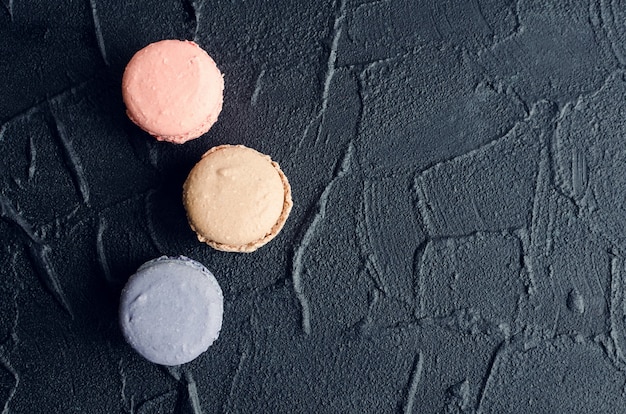 Foto galletas de almendras coloridas macarrones