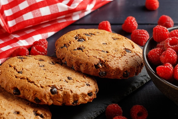 Galletas de avena con chocolate y frutos rojos galletas artesanales galletas de avena con frutos rojos