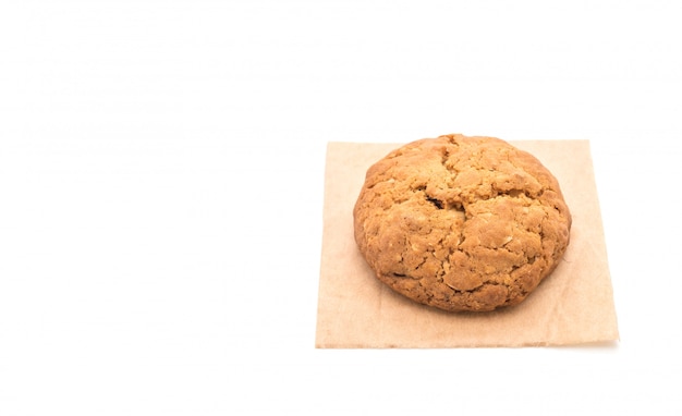 galletas de avena con pasas de uva en blanco