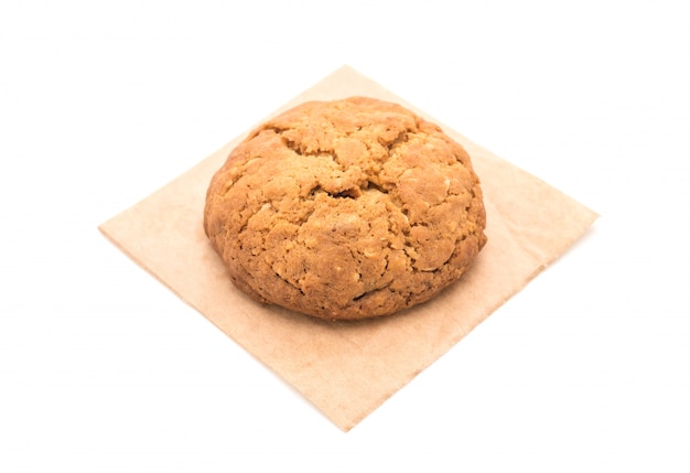 galletas de avena con pasas de uva en blanco