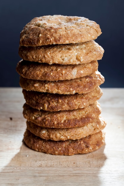 Galletas de avena tradicionales redondas dobladas