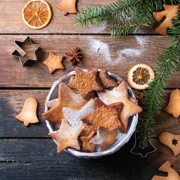 Galletas de azúcar en forma de estrella de mantequilla