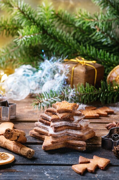 Galletas de azúcar en forma de estrella de mantequilla