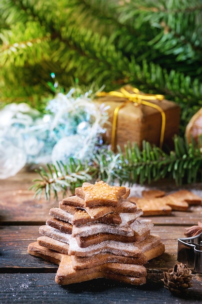 Galletas de azúcar en forma de estrella de mantequilla