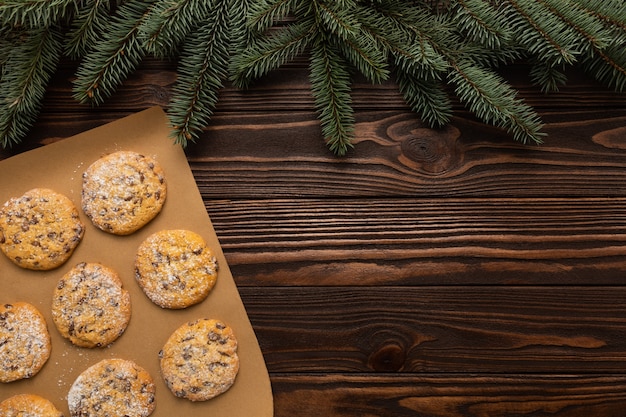 Foto galletas caseras de navidad en madera