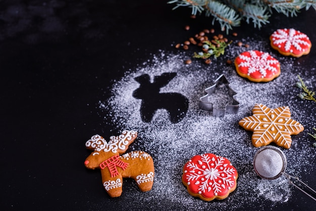 Foto galletas caseras navideñas de jengibre