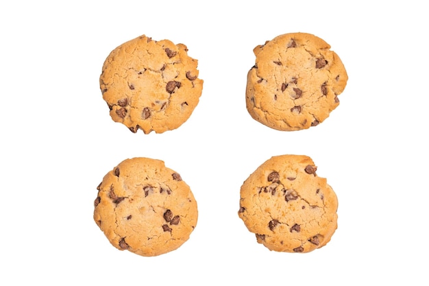 Galletas de chispas de chocolate aisladas en el fondo blanco vista superior