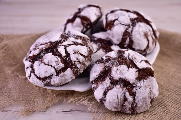 Galletas de chispas de chocolate caseras. De cerca.