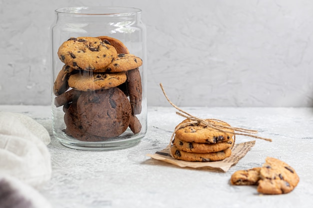 Galletas con chispas de chocolate. Horneado casero. Forma redonda