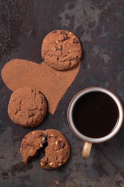 Galletas de chispas de chocolate con nueces y café